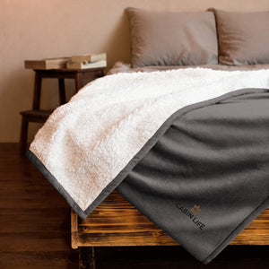 Premium Cabin Sherpa Blanket